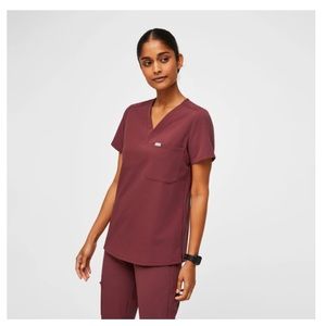 FIGS Catarina one pocket scrub top
